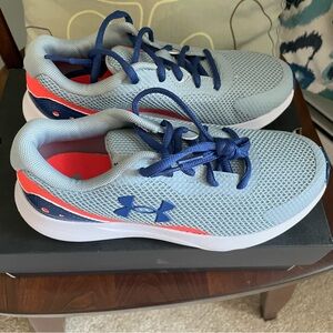 New in box boys Under Armour BGS Surge 3 sneakers size 3.5Y